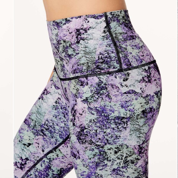 Lululemon Wunder Under Hi-Rise Tight (Nulux 28")
Vivid Vision - Picture 2 of 7